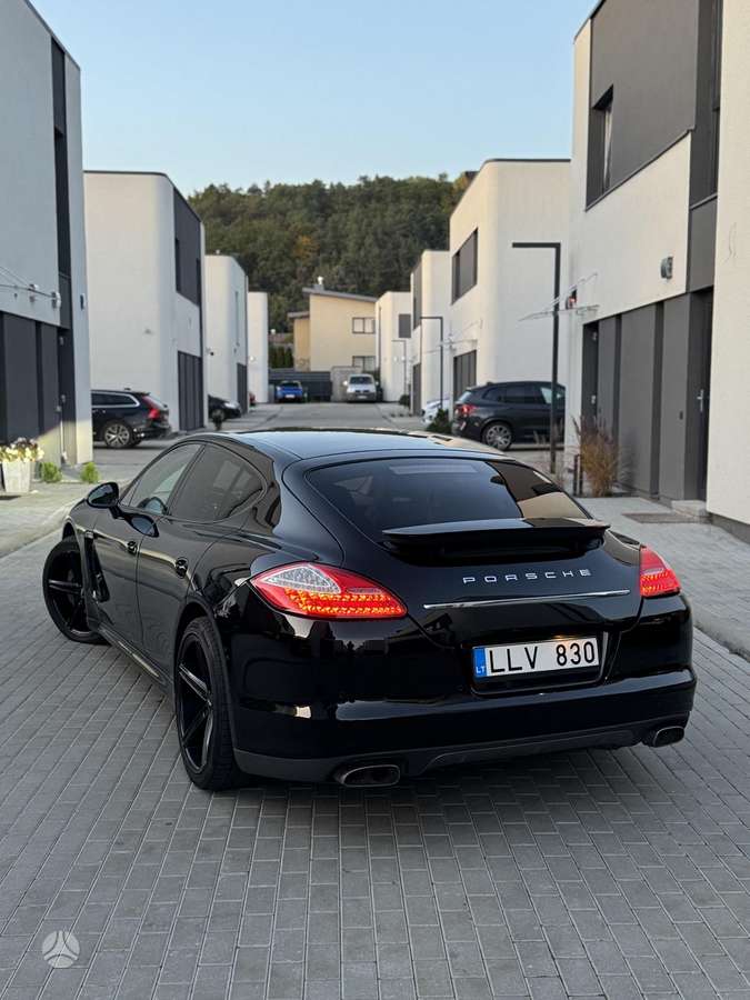 Porsche Panamera - 6