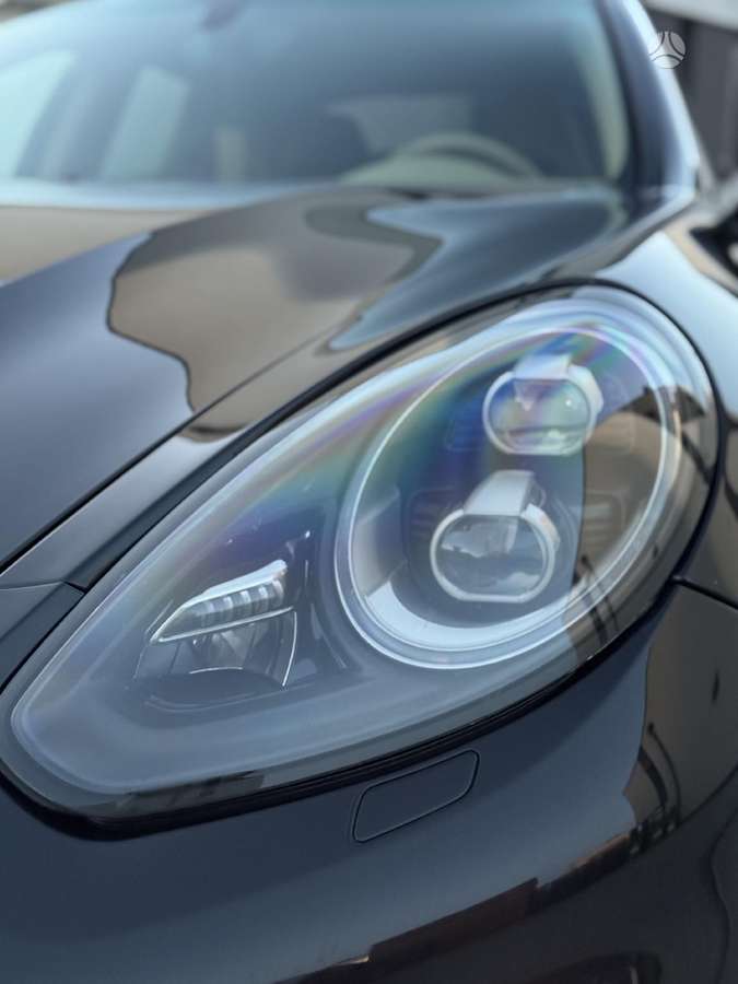 Porsche Panamera - 8