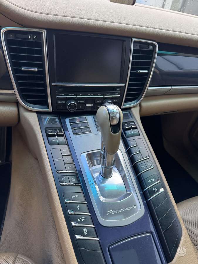 Porsche Panamera - 10