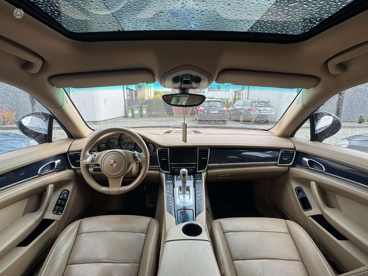 Porsche Panamera, 3.0 l., Седан