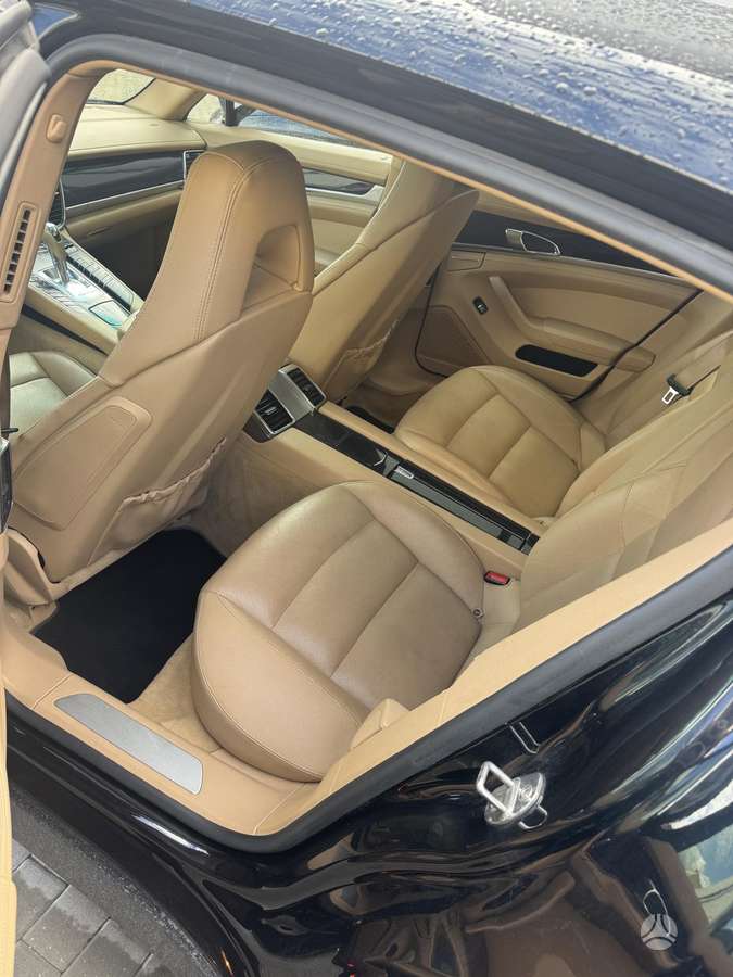 Porsche Panamera, 3.0 l., Седан