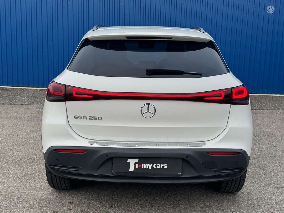 Mercedes-Benz EQA, 74 kWh, hatchback