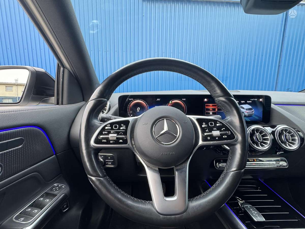 Mercedes-Benz EQA, 74 kWh, hatchback