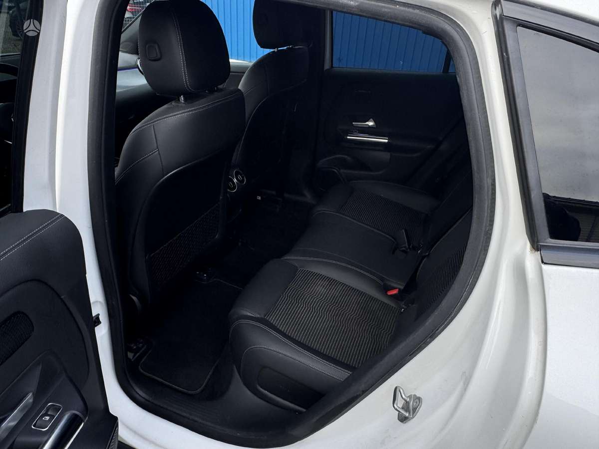Mercedes-Benz EQA, 74 kWh, hatchback