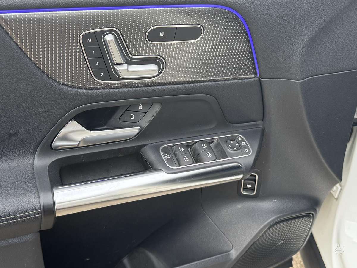 Mercedes-Benz EQA, 74 kWh, hatchback