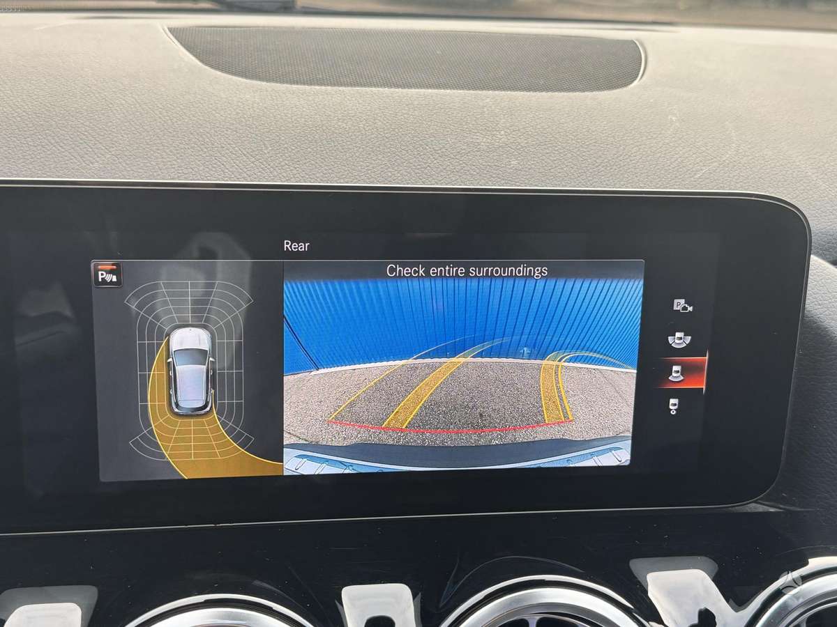 Mercedes-Benz EQA, 74 kWh, hatchback