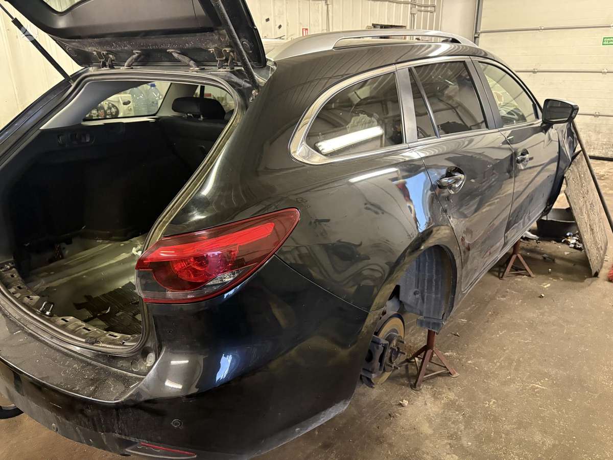 Mazda 6 37068366700