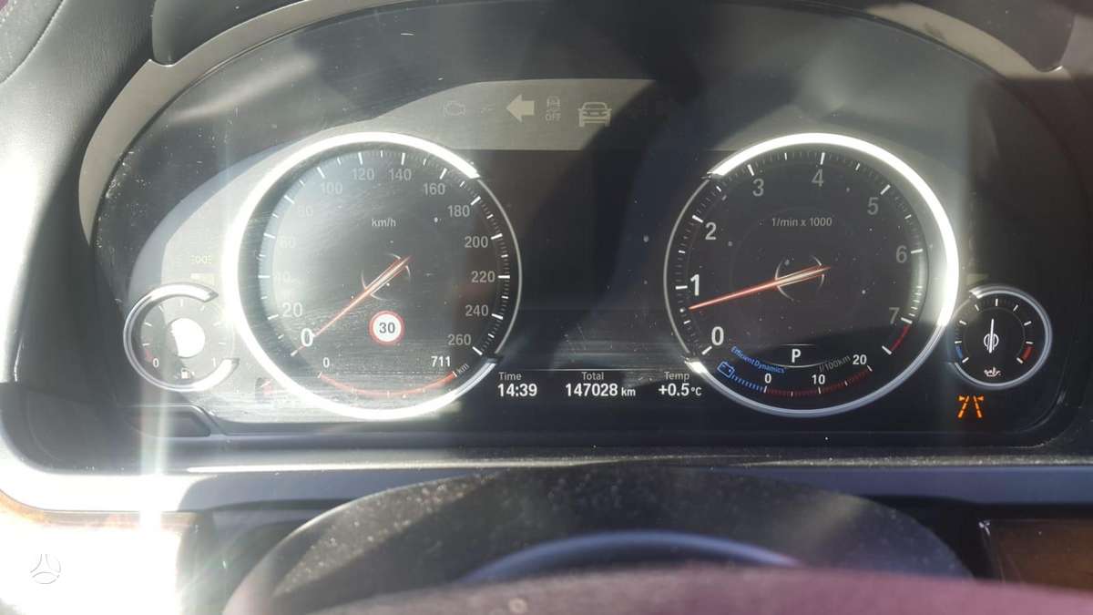 BMW 750, 4.4 l., Седан
