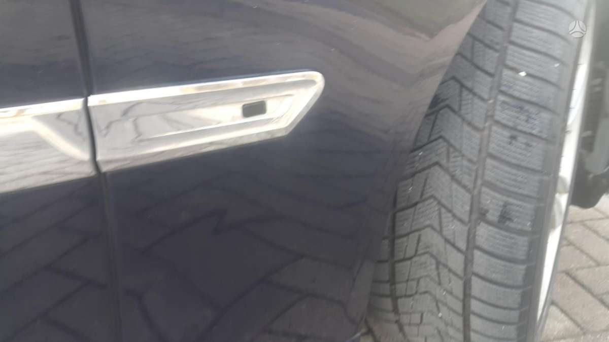 BMW 750, 4.4 l., Седан
