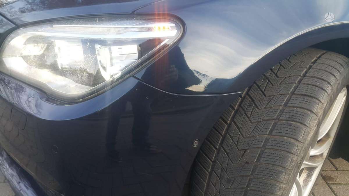 BMW 750, 4.4 l., Седан
