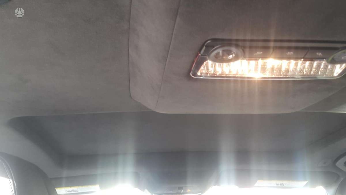 BMW 750, 4.4 l., Седан