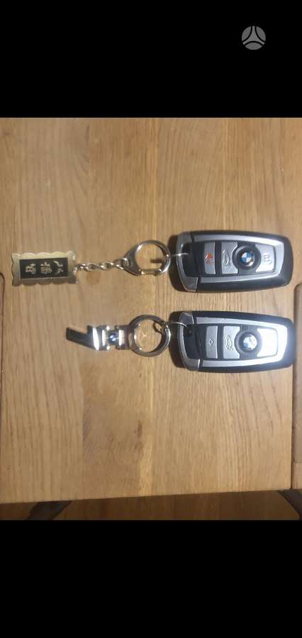 BMW 750, 4.4 l., Седан