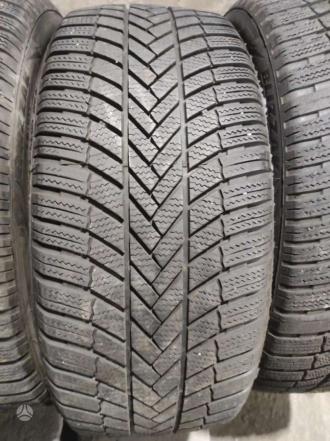 Bridgestone, žieminės 245/45 R19