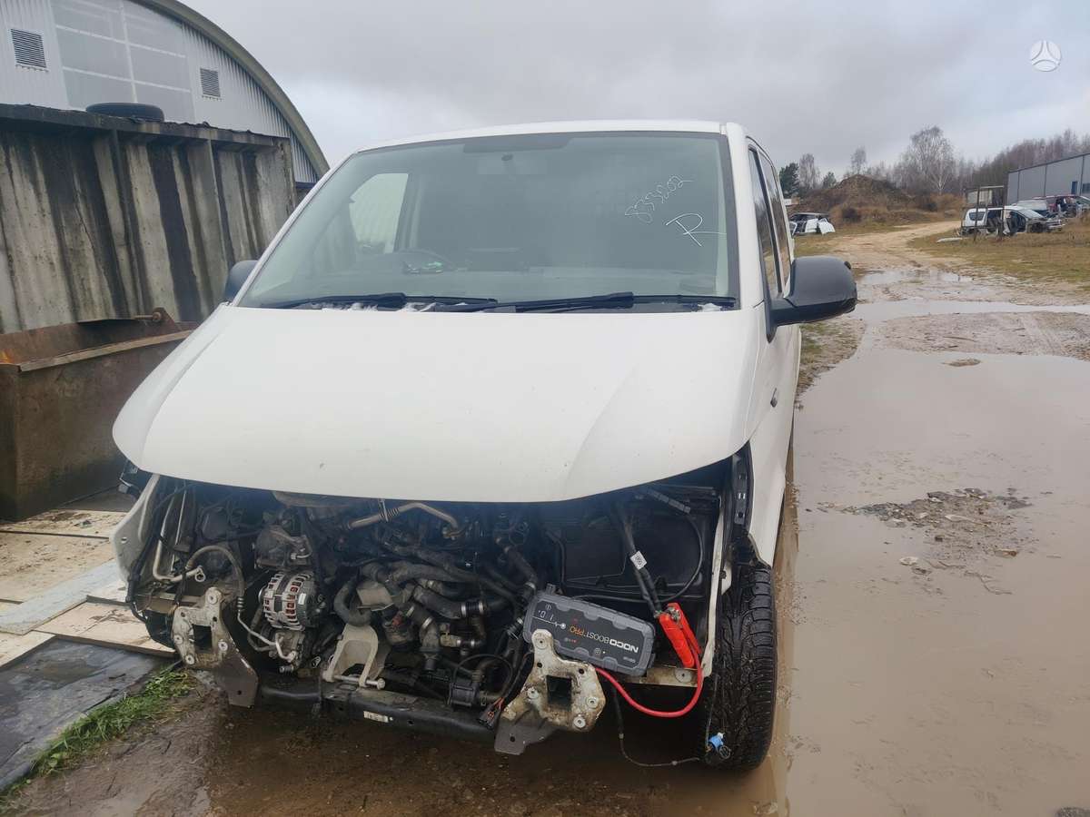 Volkswagen Transporter dalimis. Dalimis