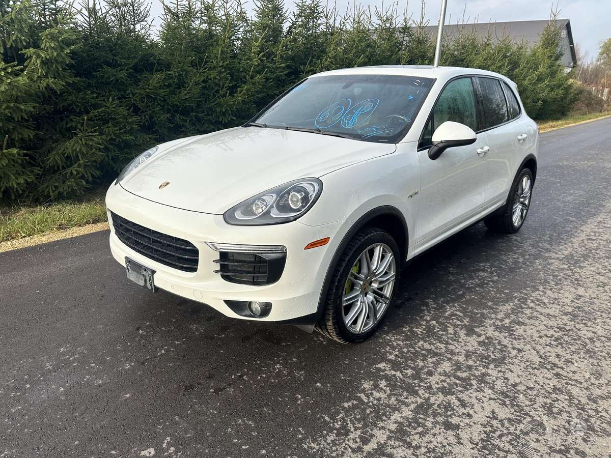 Porsche Cayenne dalimis