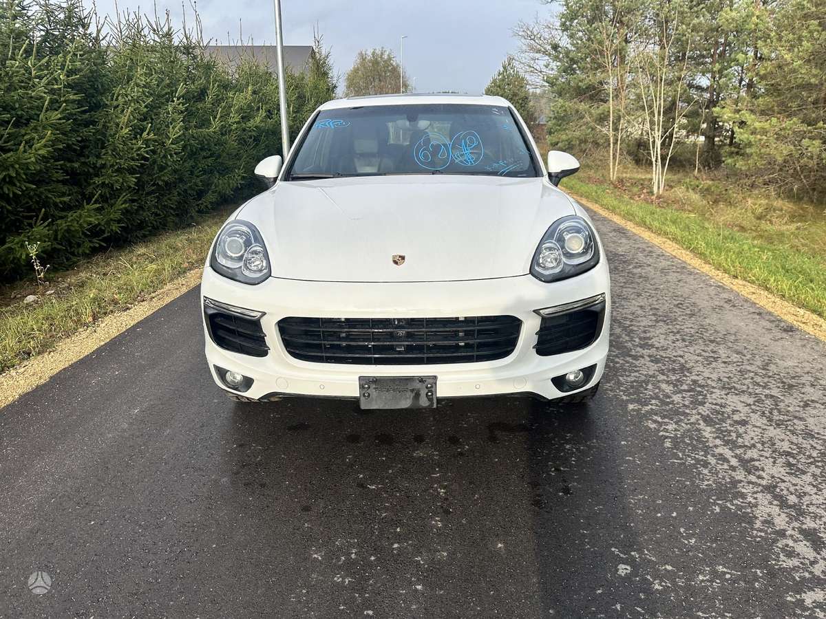 Porsche Cayenne dalimis