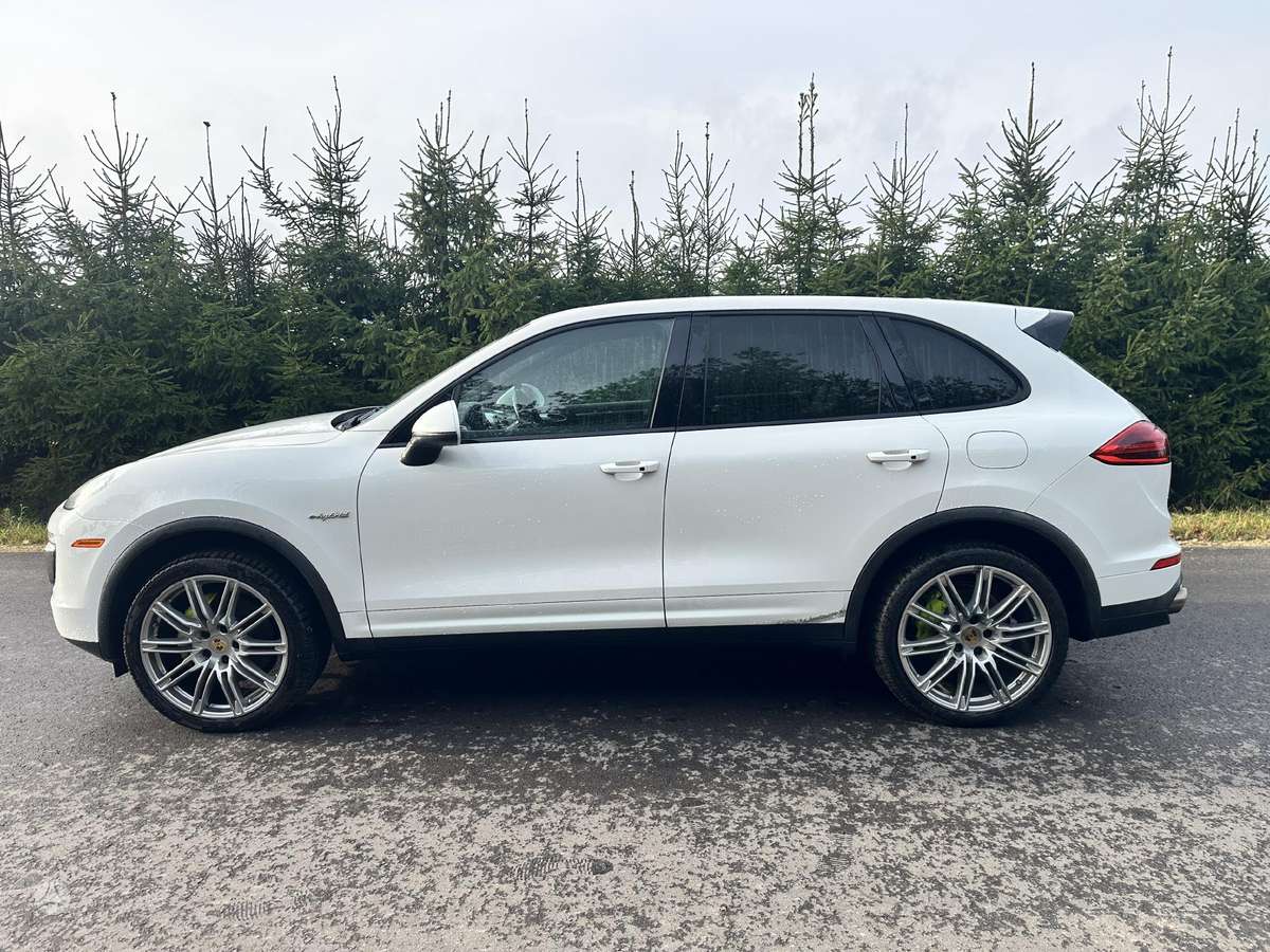 Porsche Cayenne dalimis