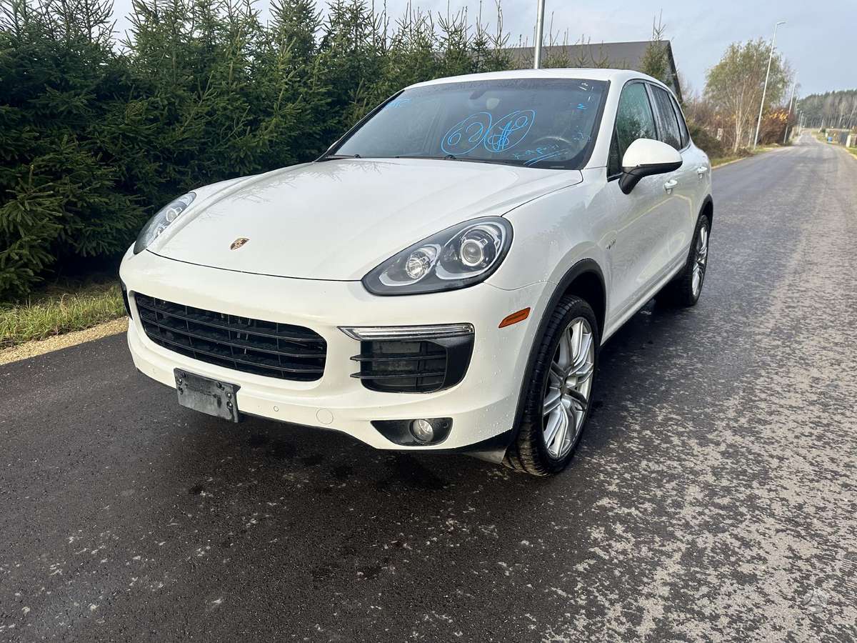 Porsche Cayenne dalimis