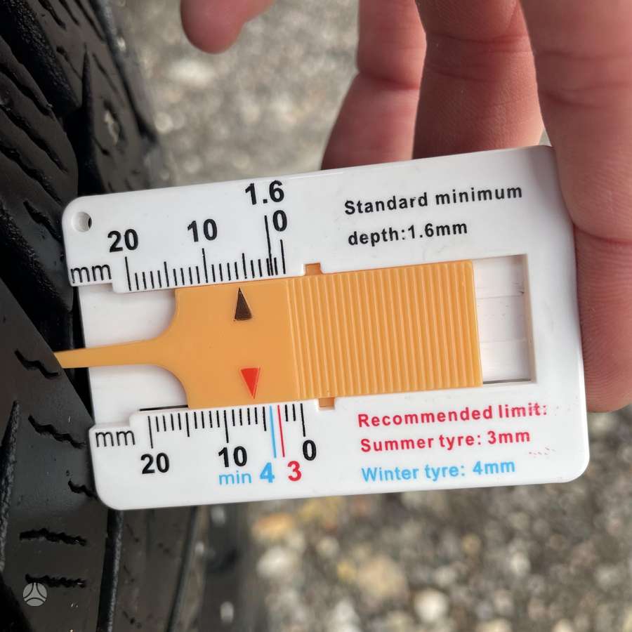 Yokohama Ice Guar Stud, winter 215/60 R17