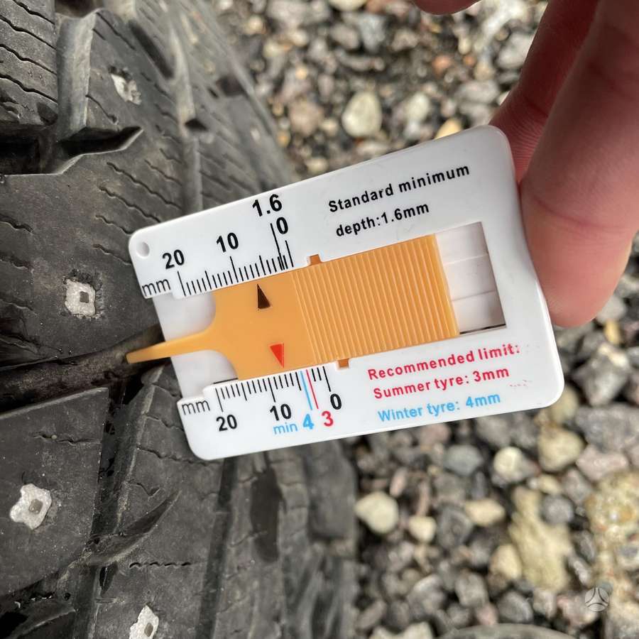 Yokohama Ice Guar Stud, winter 215/60 R17