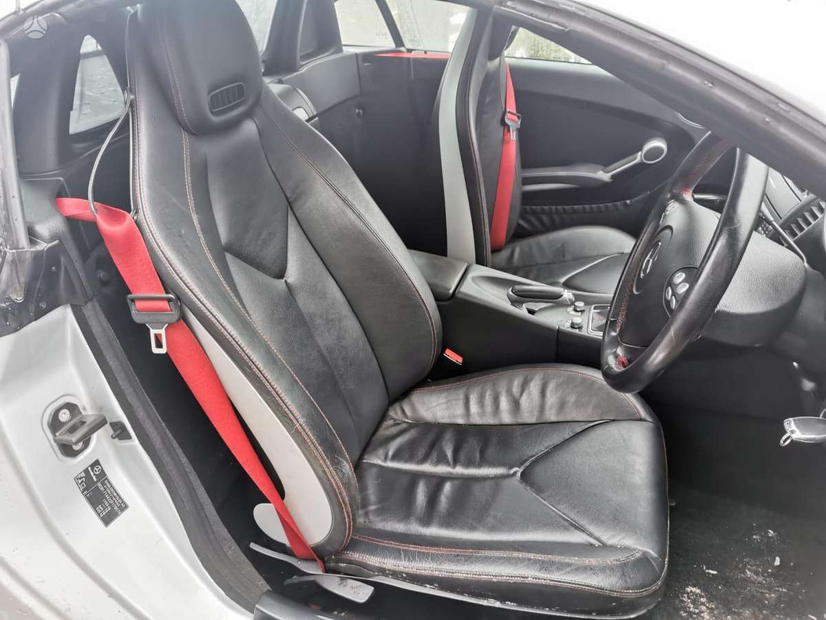 Mercedes-Benz SLK200 по частям