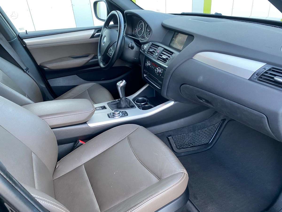 BMW X3, 2.0 l., off-road / crossover