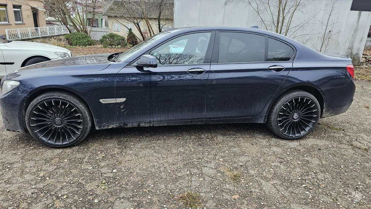 BMW 730, 3.0 l., Седан