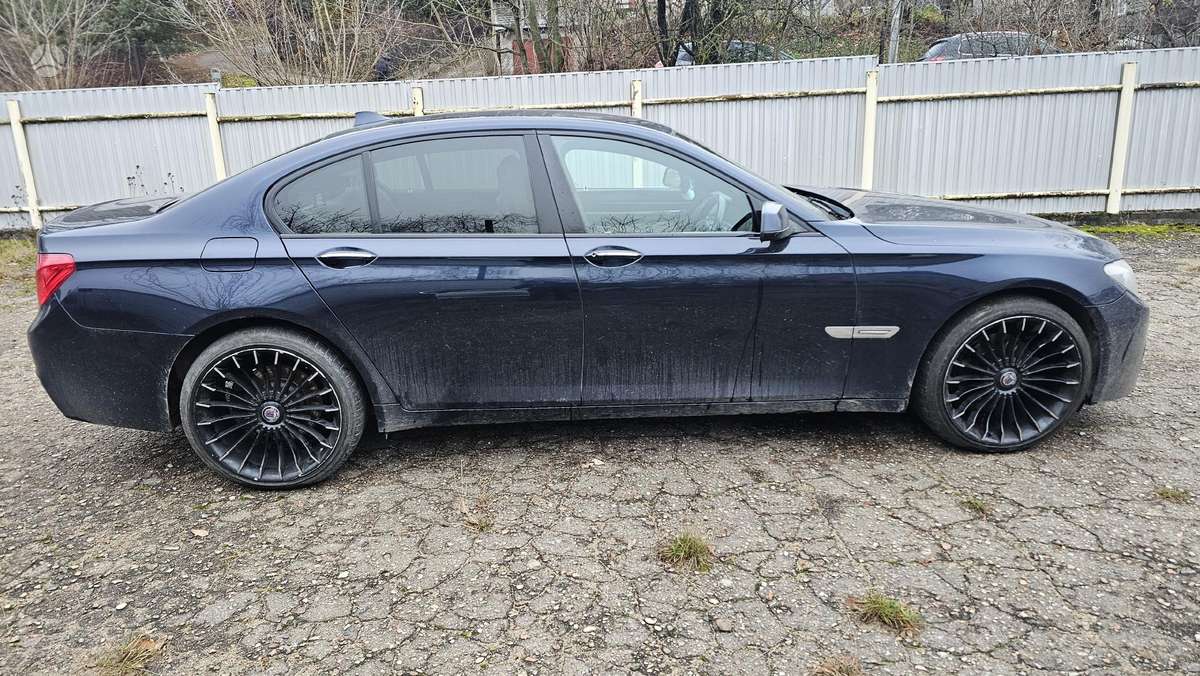BMW 730, 3.0 l., Седан