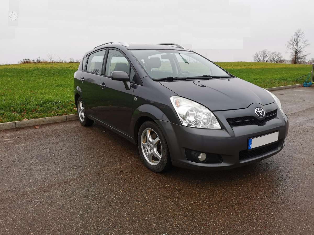 Toyota Corolla Verso, 2.2 l., Минивэн