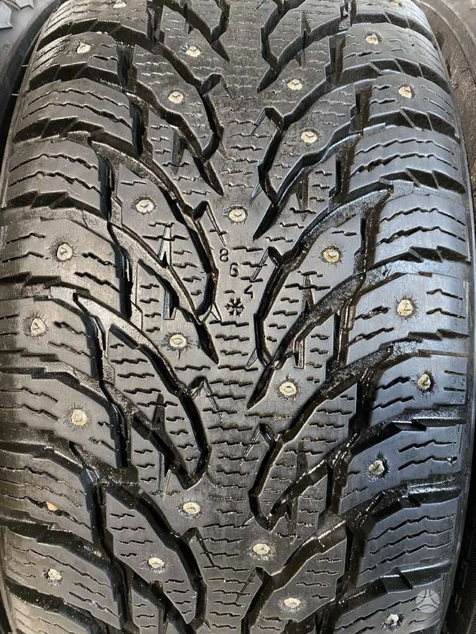Nokian Hakka 9, winter 235/50 R19