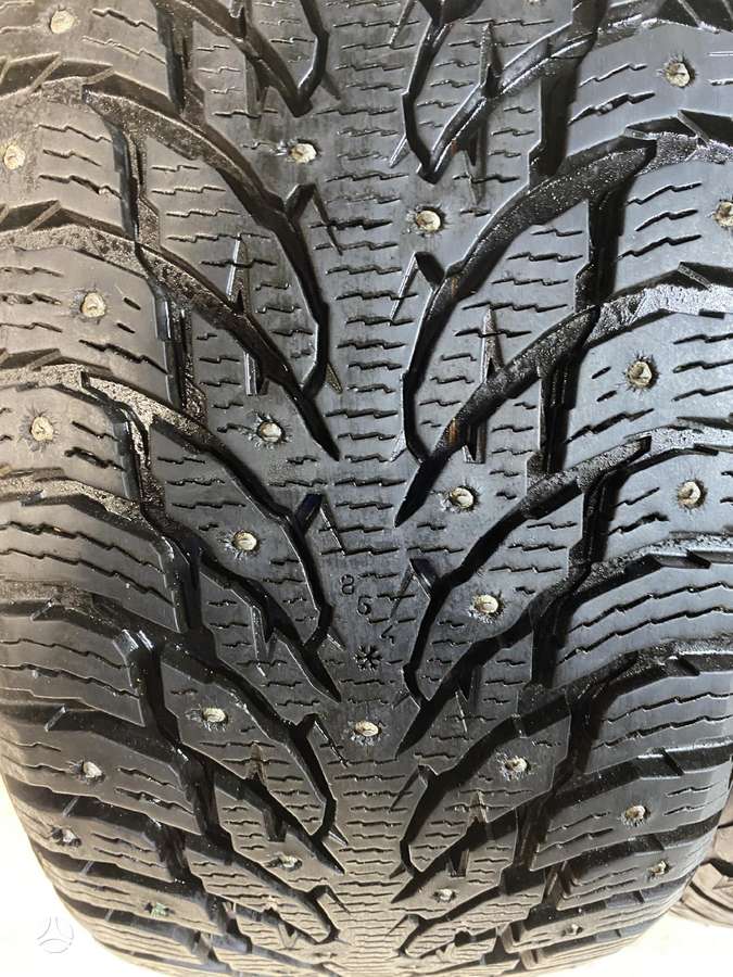 Nokian Hakka 9, winter 255/45 R19