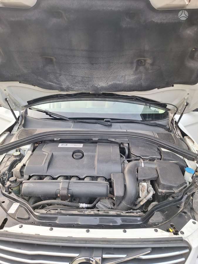 Volvo XC60, 3.2 l., off-road / crossover