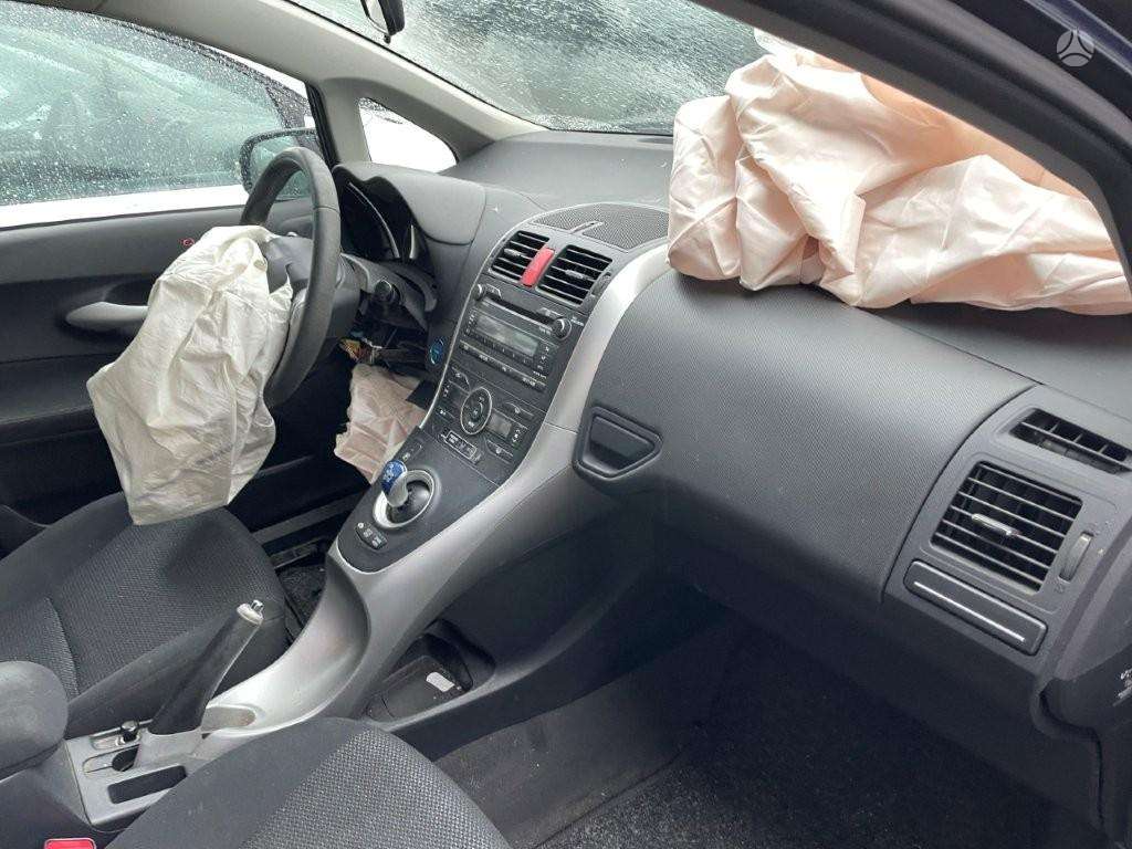 Toyota Auris for parts. Dalimis