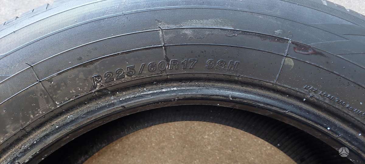Yokohama, vasarinės 225/40 R17