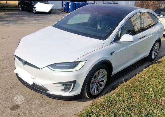 Tesla Model X по частям