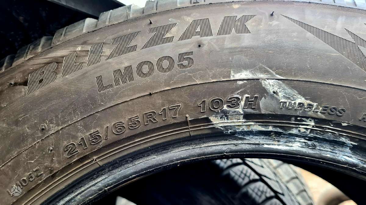 Bridgestone, žieminės 215/65 R17