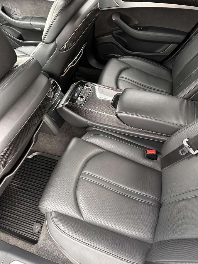 Audi S8, 4.0 l., Седан