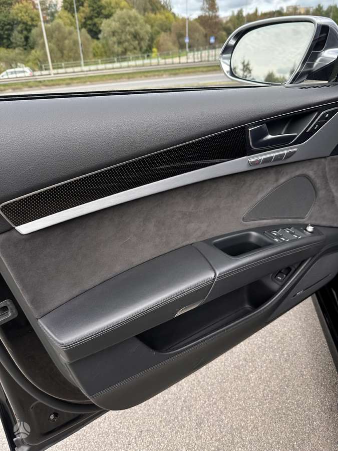 Audi S8, 4.0 l., sedanas