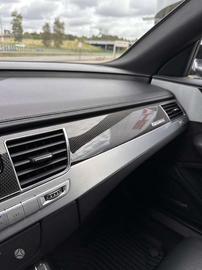 Audi S8, 4.0 l., sedanas
