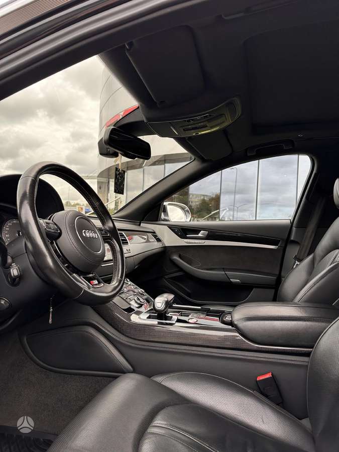 Audi S8, 4.0 l., Седан