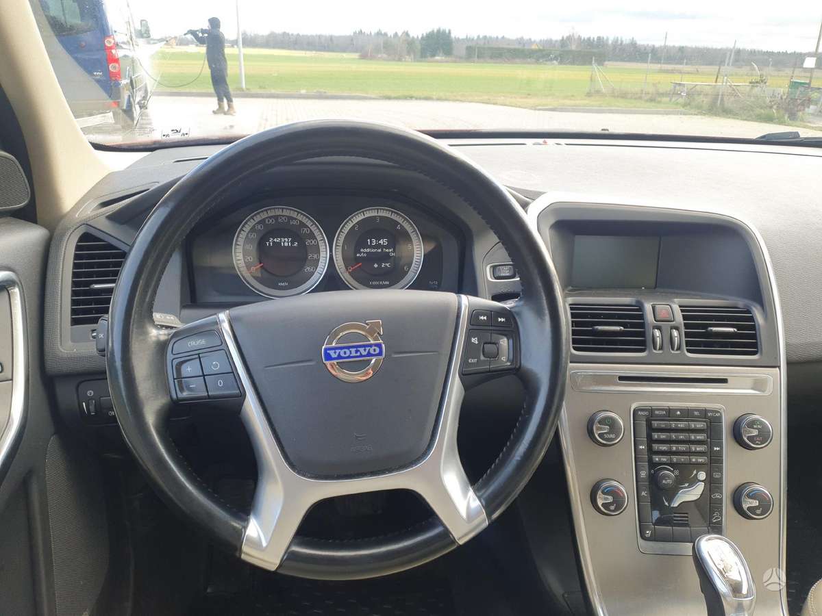 Volvo XC60, 2.4 l., Внедорожник / Кроссовер