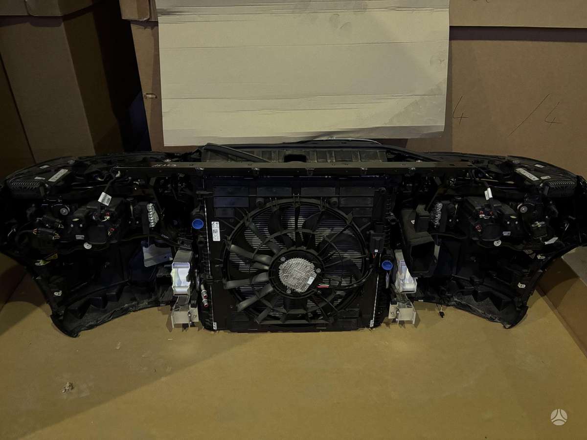 BMW X7 body parts