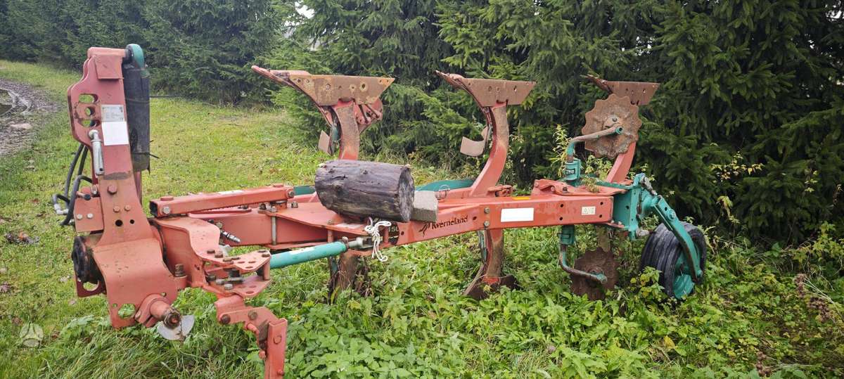 Kverneland 3*3, ploughs