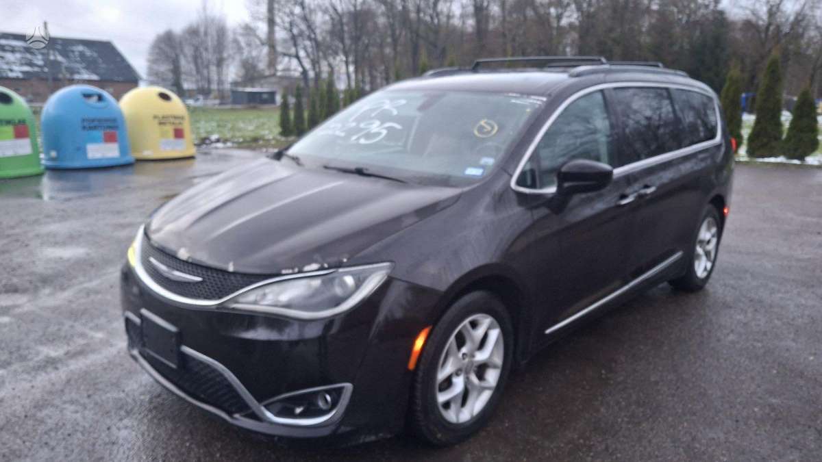 Chrysler Pacifica dalimis