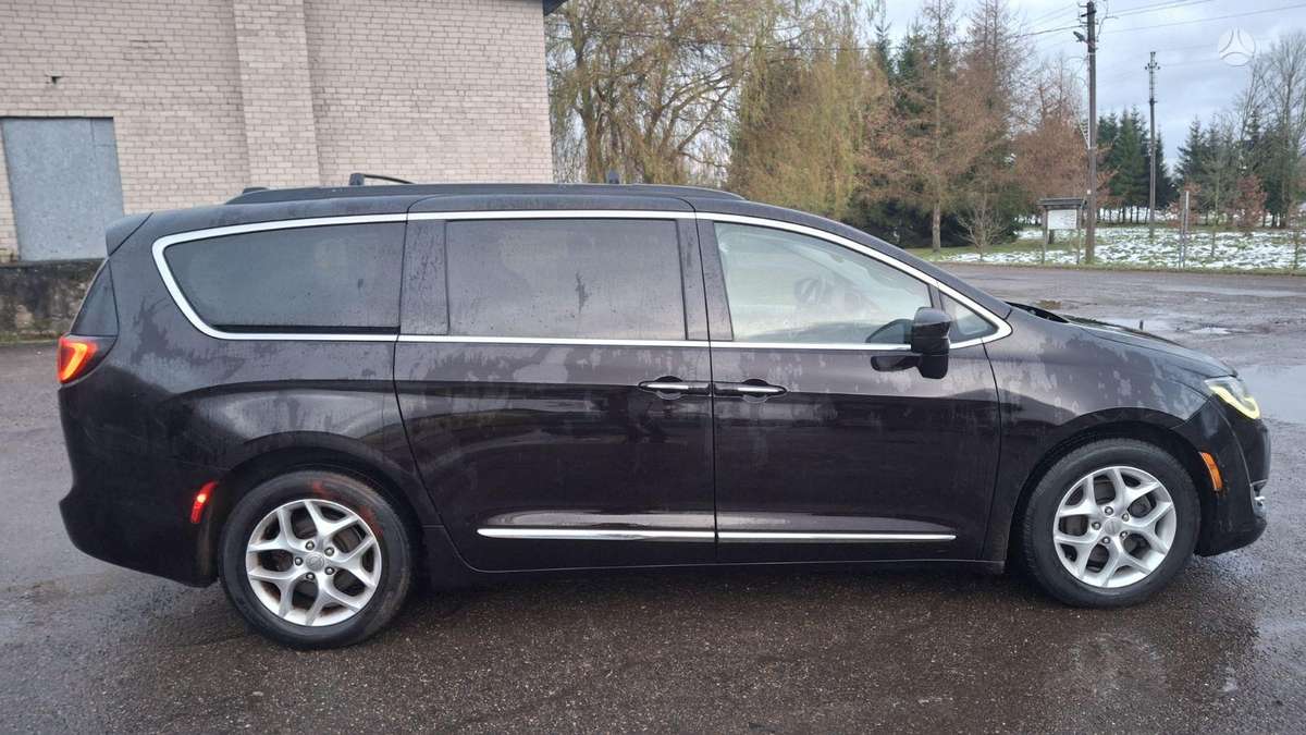 Chrysler Pacifica по частям