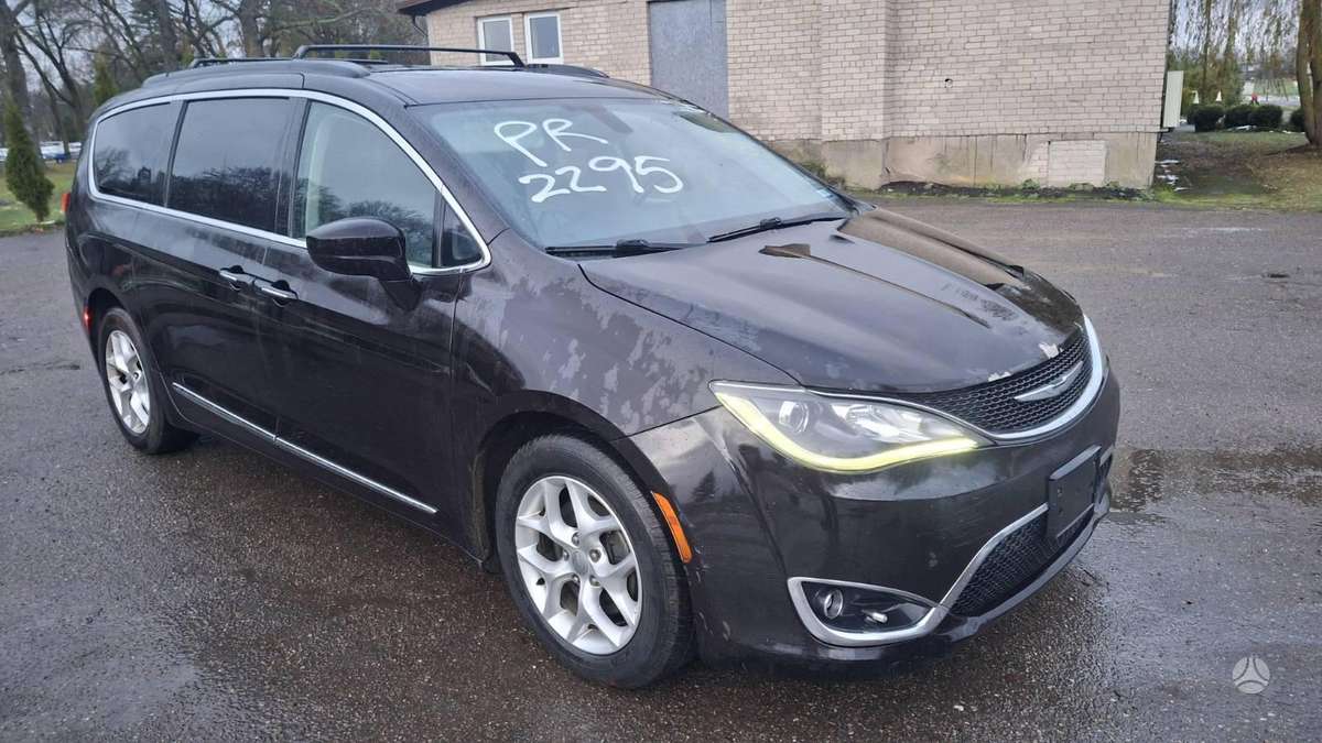 Chrysler Pacifica по частям