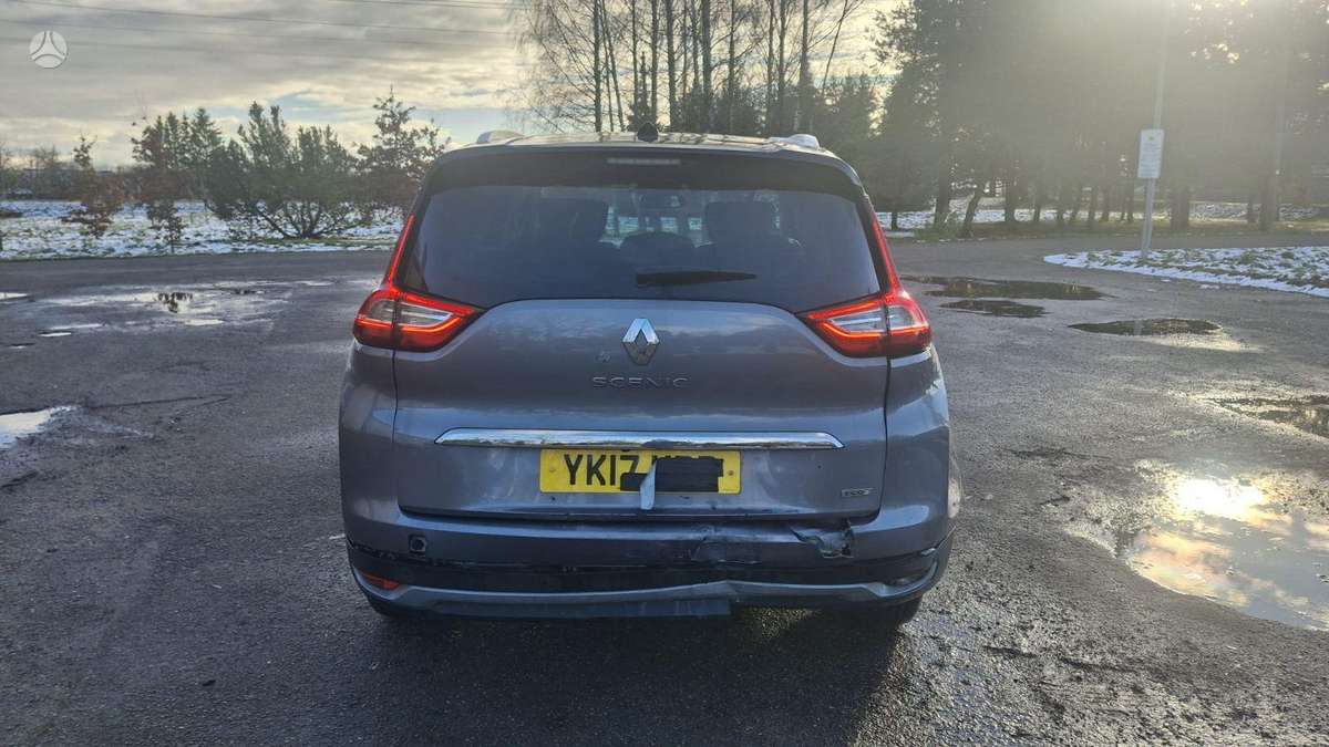 Renault Grand Scenic dalimis