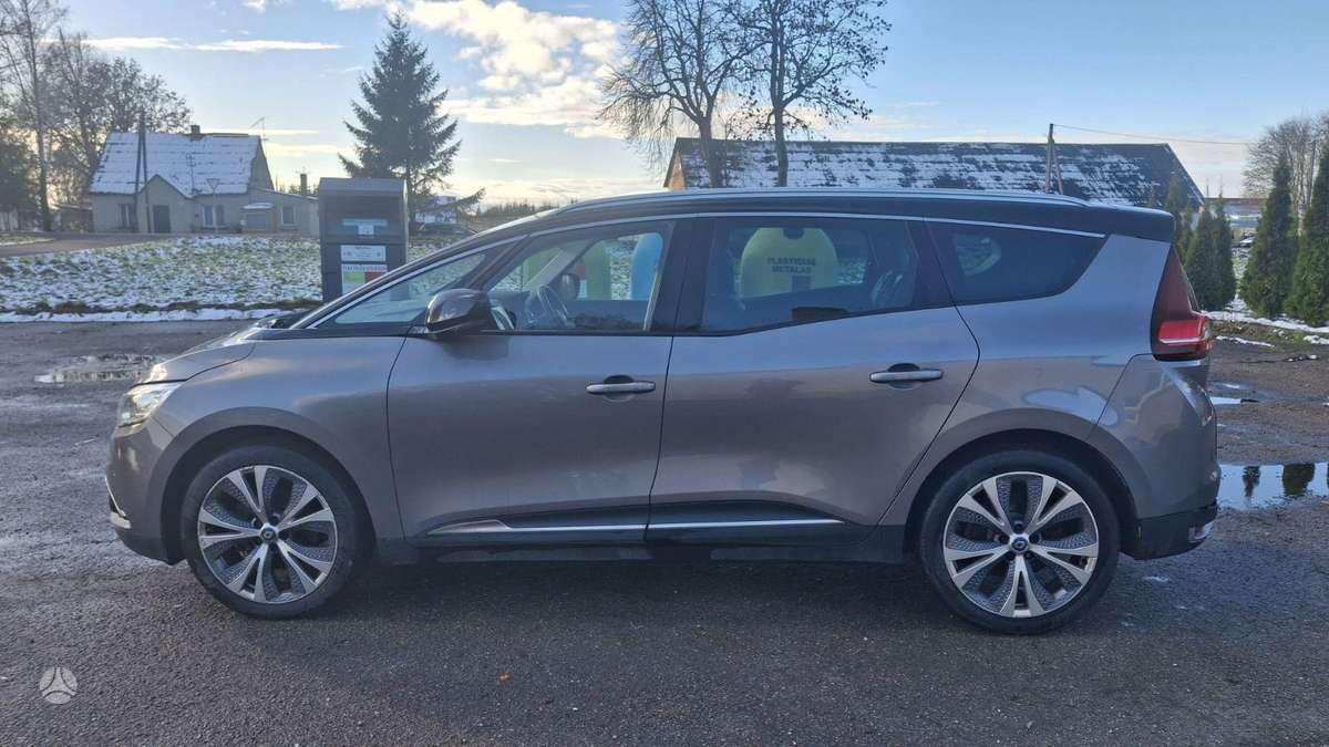 Renault Grand Scenic dalimis