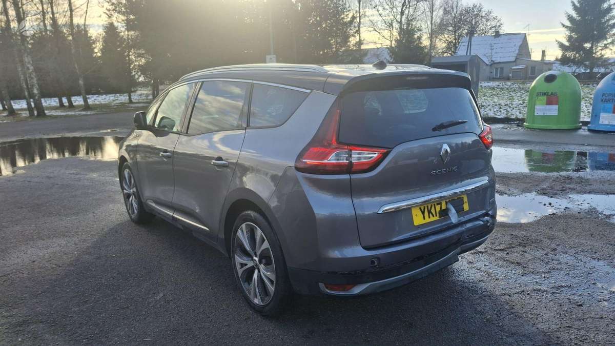 Renault Grand Scenic dalimis