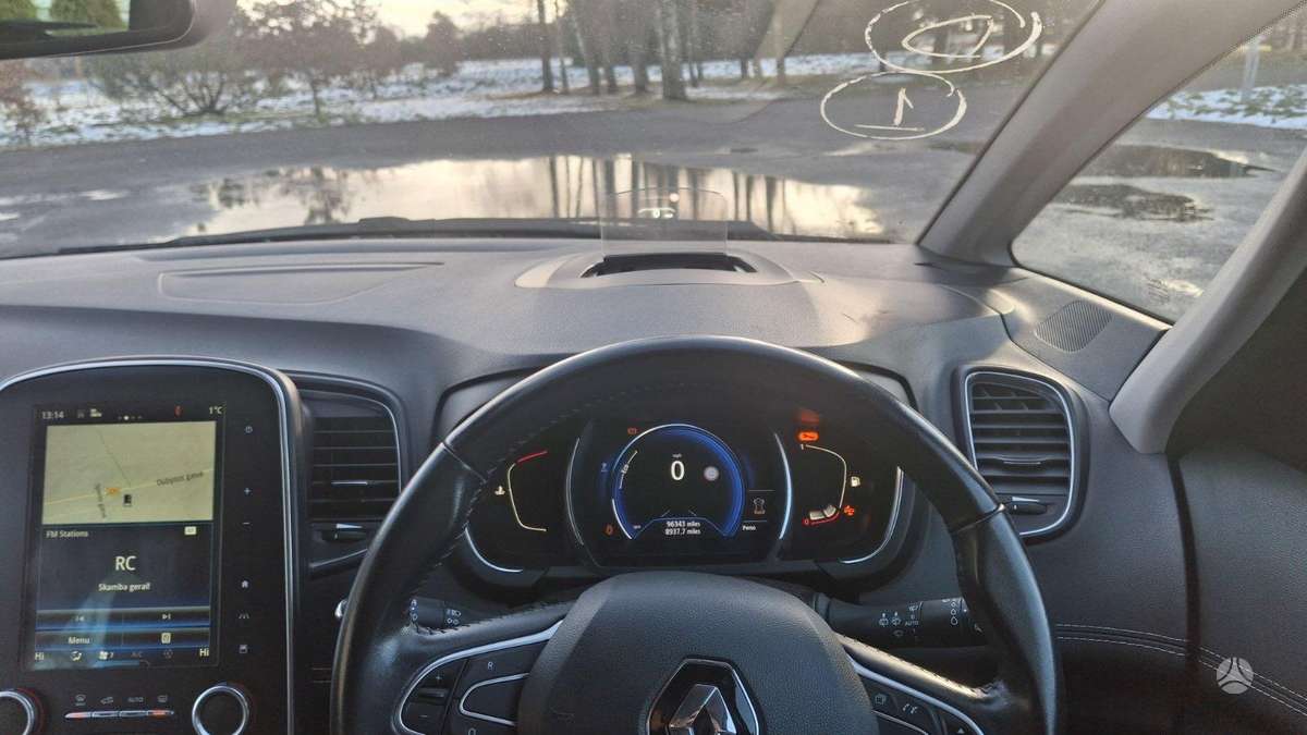 Renault Grand Scenic dalimis